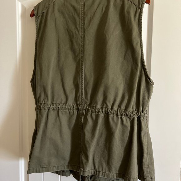 Military Style Vest - Picture 4 of 4